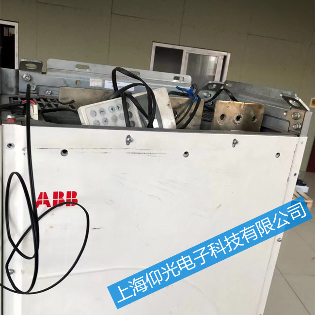 �S��abb��ˮ׃�l��ACS800-17LC-0520-5���e�@ʾFF7A���ϾS��