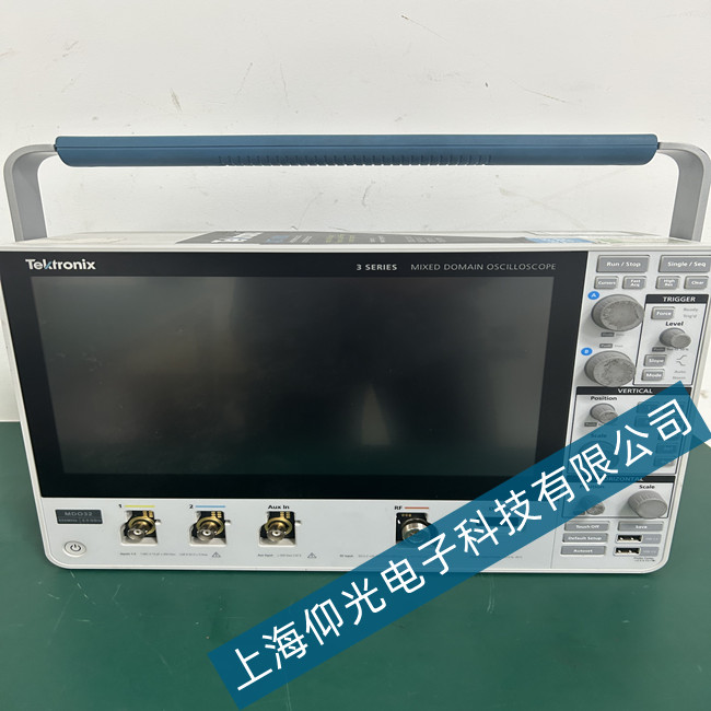 ̩�� MDO32 �������̖ʾ�������Fͨ�����ϕr����Ч��Q����